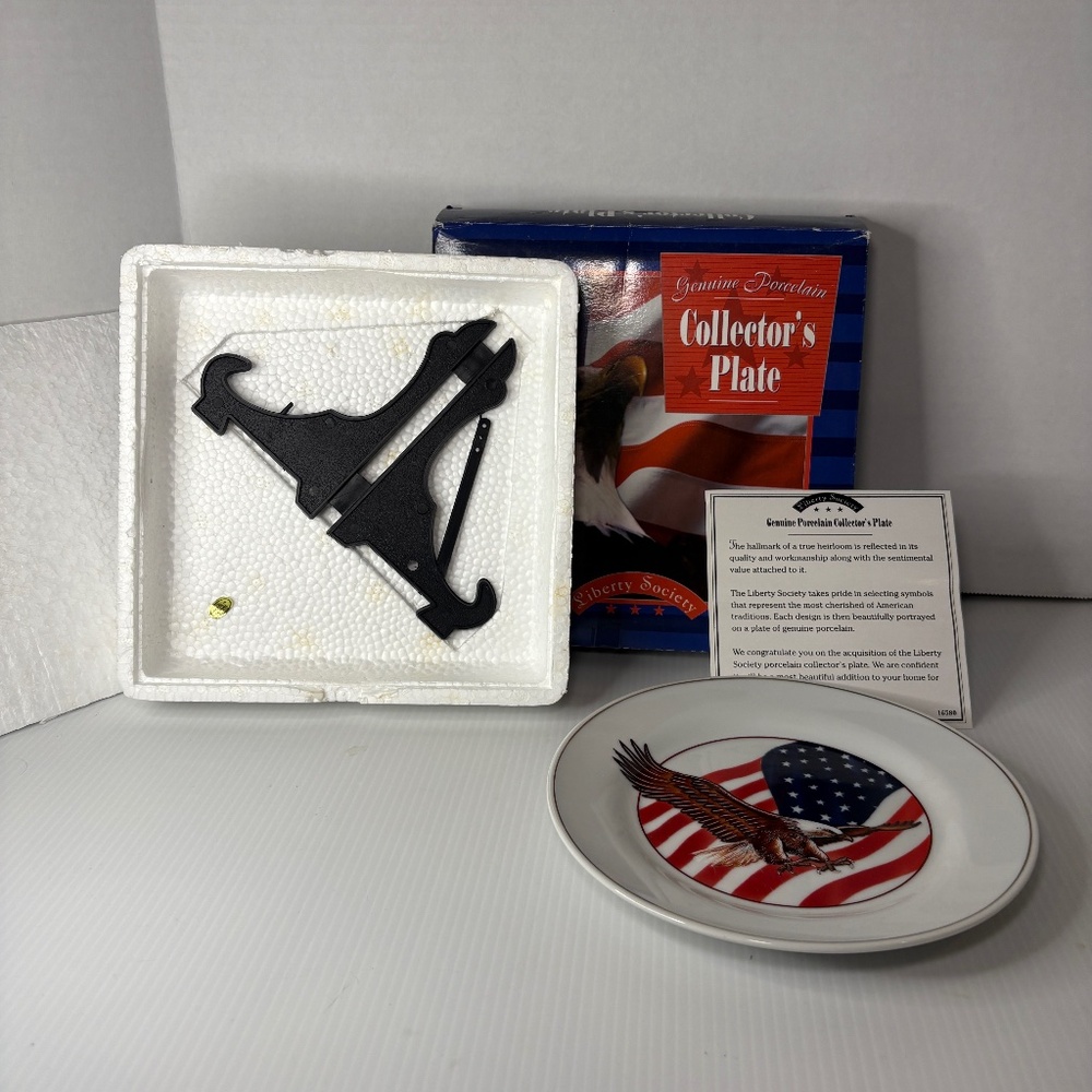 Vtg NIB Liberty Society Collectors Plate Eagle With American Flag w/Stand Papers